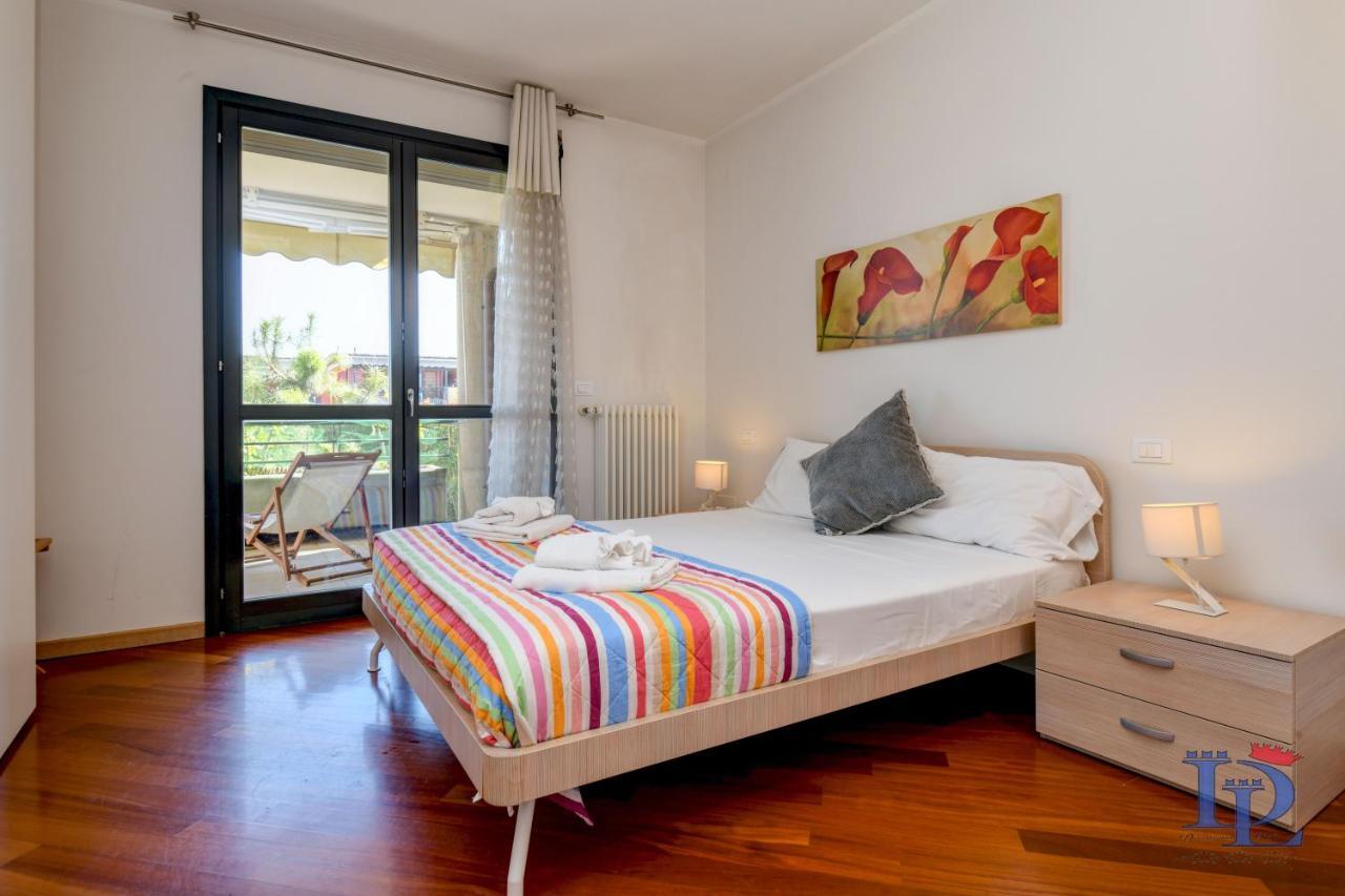 Desenzanoloft Official Partner Marriott Homes & Villas -Butterfly And 5 Pools Family Apartment Desenzano del Garda Eksteriør bilde