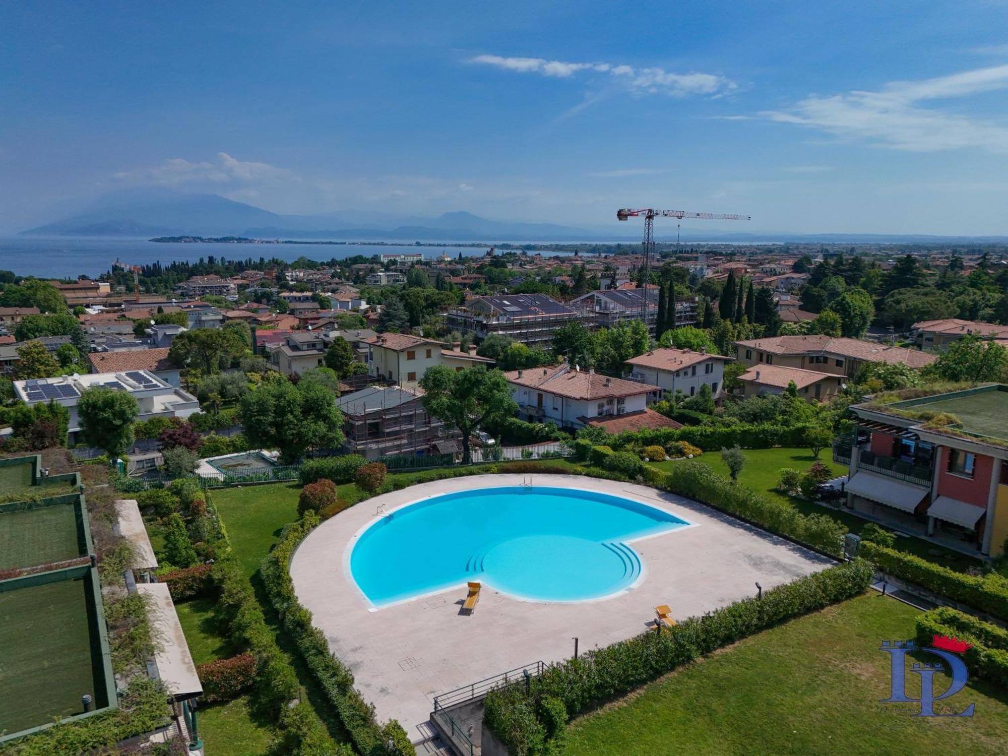 Desenzanoloft Official Partner Marriott Homes & Villas -Butterfly And 5 Pools Family Apartment Desenzano del Garda Eksteriør bilde