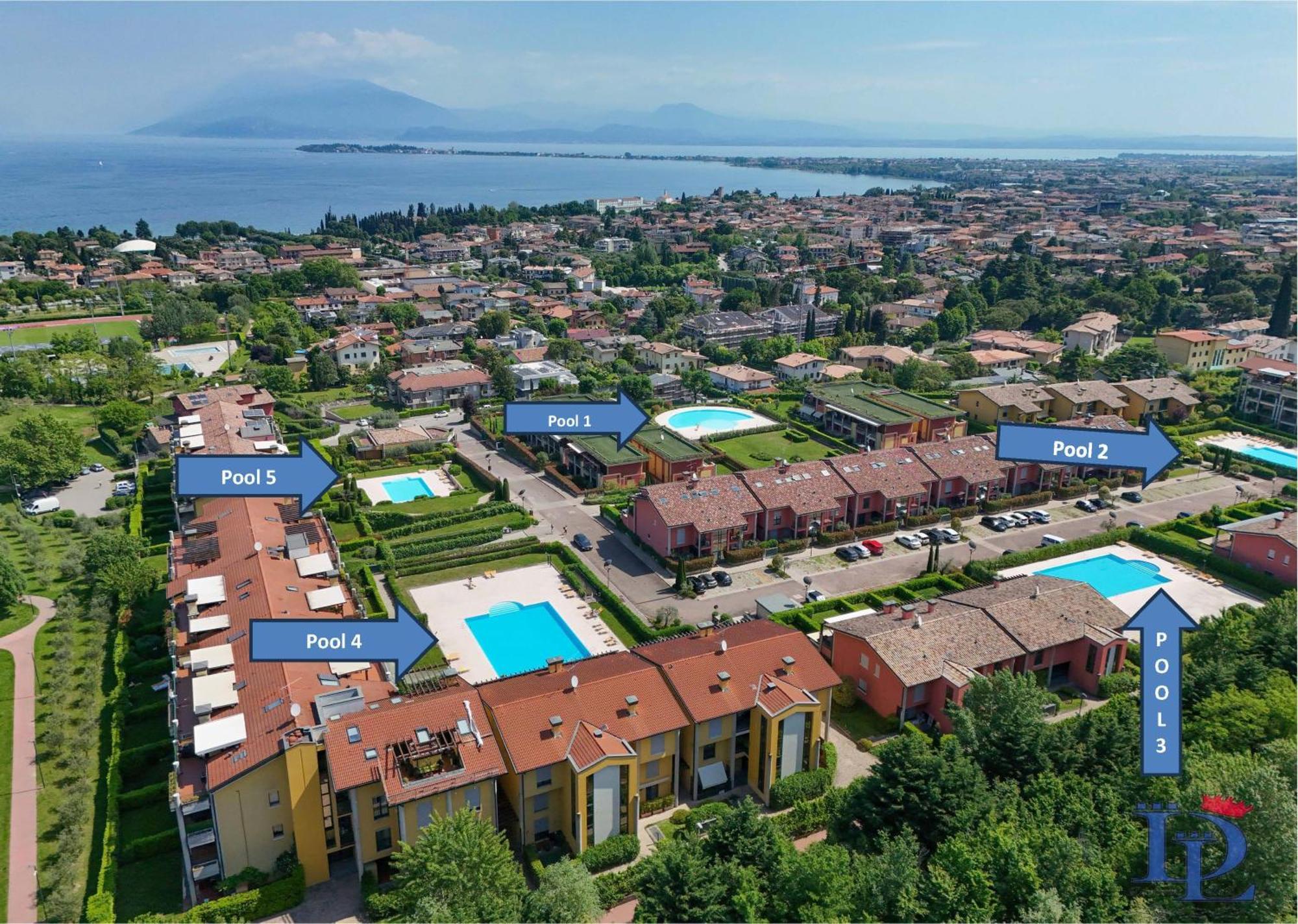 Desenzanoloft Official Partner Marriott Homes & Villas -Butterfly And 5 Pools Family Apartment Desenzano del Garda Eksteriør bilde